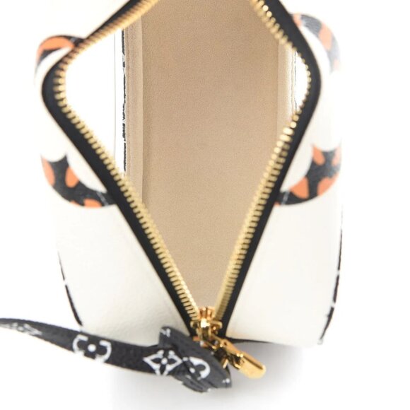 Louis Vuitton Monogram Giant Jungle Beach Pouch Ivory - Picture 3 of 5